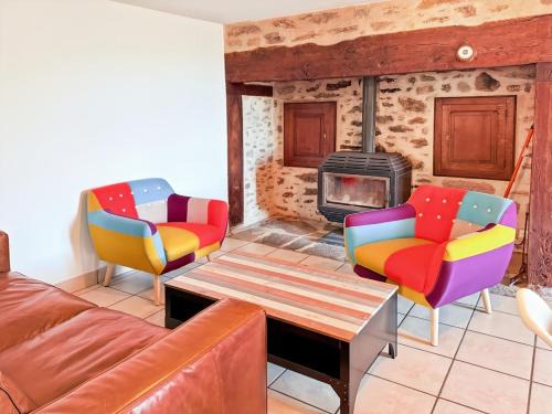 Saint-Pantaleon-de-Lapleau House | Gîte Mourniac cœur village - Corrèze - 3ch - 6pers