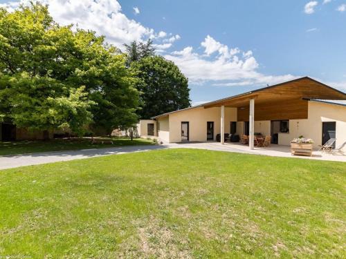 Gy House | Gîte moderne et lumineux à Gy avec grand salon, jardin et jeux pour enfants - FR-1-583-457