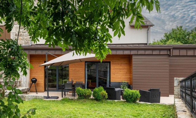 Rieutort-de-Randon House | Gîte Pépille - Monts-de-randon