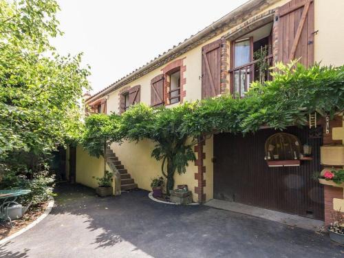 Corcoue-sur-Logne House | Gîte rénové à Corcoué-sur-Logne avec étang privé et équipements bébé - FR-1-306-1066