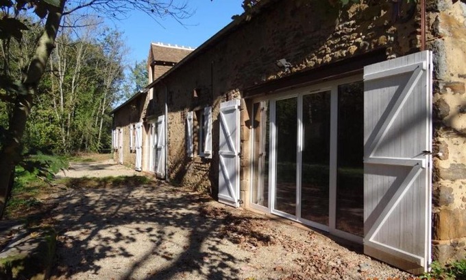 La Bazoge House | Gîte rénové en pleine campagne près du Mans : 5 chambres, terrasse, barbecue, accès Paris facile - FR-1-410-213