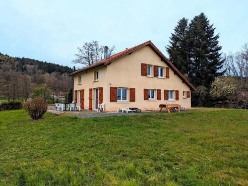Anould House | Gîte spacieux avec cheminée, proche nature, accessible PMR, idéal famille et motards - FR-1-589-34
