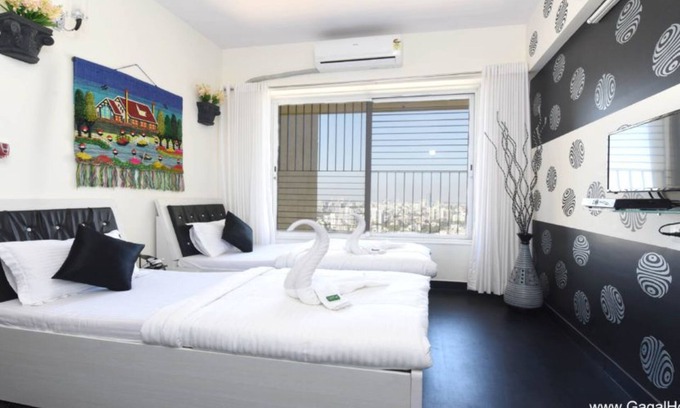 Kandivali East Apartment | Gagal Home Business Suite