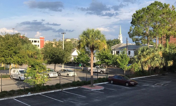 University Heights Hotel | Gainesville Lodge