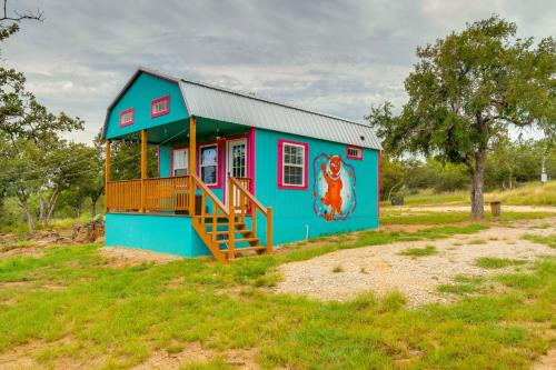Brownwood House | Galactikitty - Quirky Cabin Near Lake Brownwood!