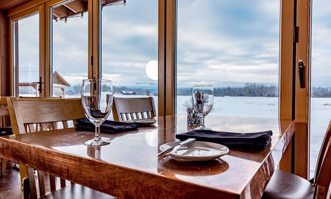Bozeman Cabin | Gallatin River Lodge