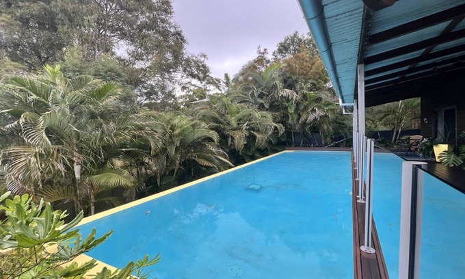 Little Mountain House | Gallery Place - ultimate family spot with pool & pool table!