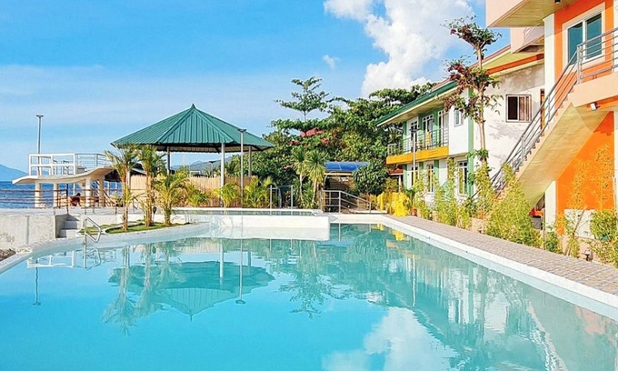 Lagonglong Hotel | Galucksea Beach Resort