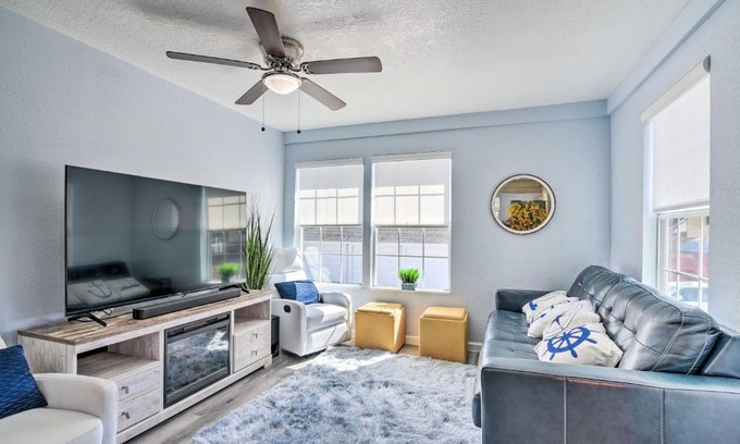 Galveston House | Galveston Retreat with Backyard and Patio!