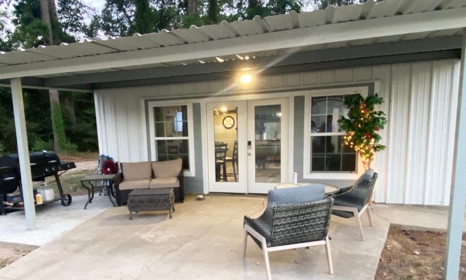 Montgomery House | Game Junction
