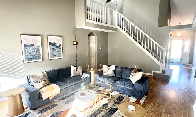 Fishers House | Game Room/B-Ball Court-sleeps 10