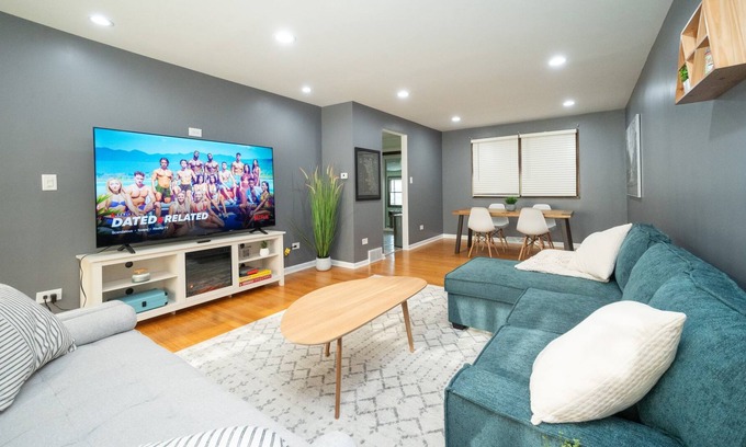 Palos Hills House | Game Room, Basketball Court, Fire Pit and more!