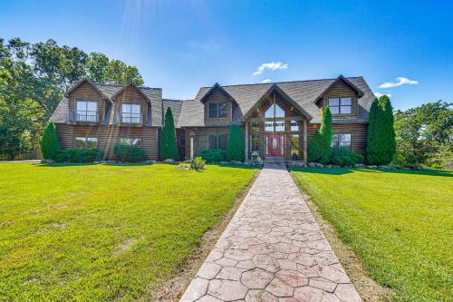 Climax Springs House | Game Room, Deck and Yard Lake of the Ozarks Retreat