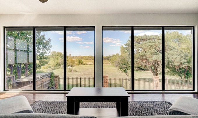 Central Oklahoma City Villa | Game Room/Sauna/Sun Room + Lake Hefner Access