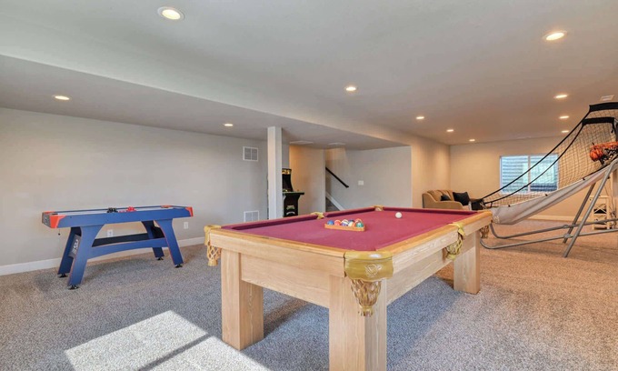 Colorado Springs House | GameRoom/3CarGarage/PoolTable/AirHockey/NearAirport/NearBase