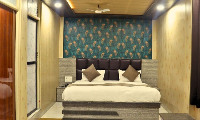 Allahabad Hotel | GANGA RIVERFRONT ROOMS AND BANQUET