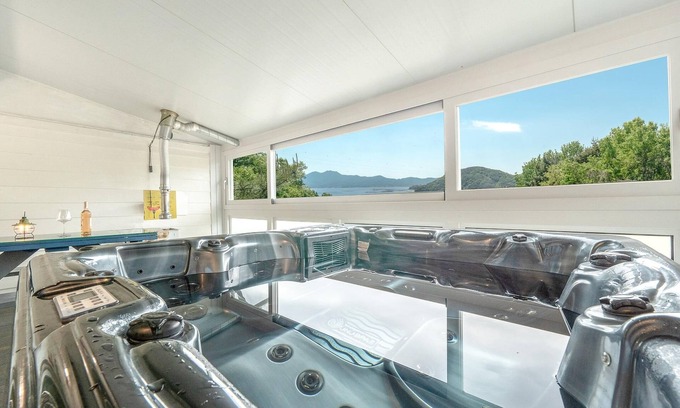 Ganghwa House | Ganghwa Giverny Spa Pension