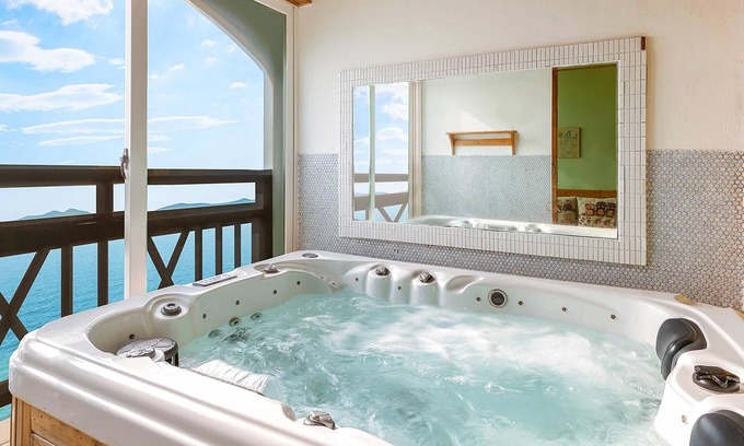 Ganghwa House | Ganghwa Hana & Alice spa Pension