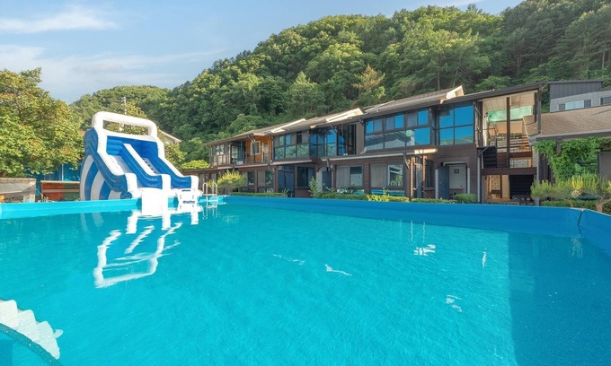 Buk House | Gapyeong Amor Pension