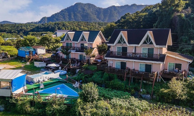 Oeseo House | Gapyeong Dochi Vill Pension