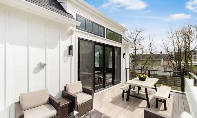 Italian Village House | Garage Parking - Convention – Short North