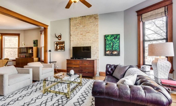 Logan Square Apartment | Garage Parking - Vintage Charm - and a Fabulous Location! Easily Enjoy the Best of Chicago! by AllSet Turnover