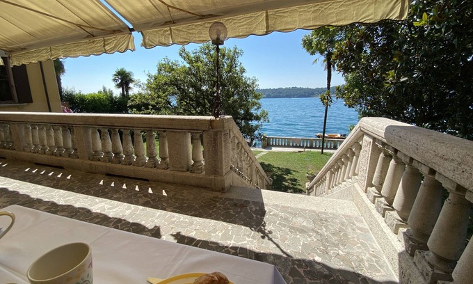 Salo Villa | Garda lake Salò Luxury apartment old romantic family Villa, terrace garden
