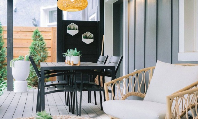 Prince Edward House | Garden Cottage Pet Friendly w/complimentary Sandbanks Park Pass