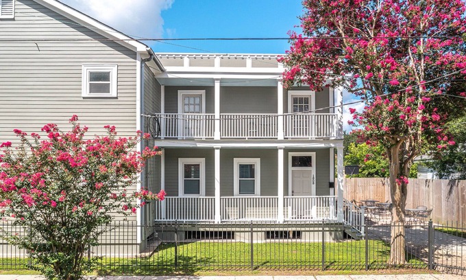 Faubourg Livaudais House | Garden District 2BR Townhouse w/Gated Parking