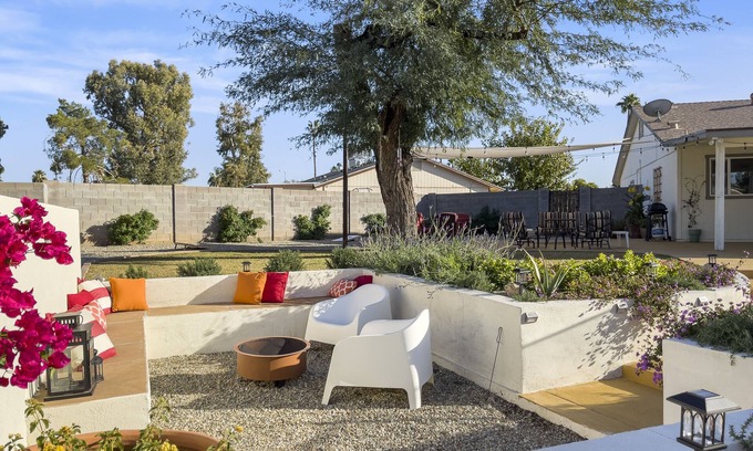 Chandler House | Garden House with 2 Kings, Playroom, and Pool!