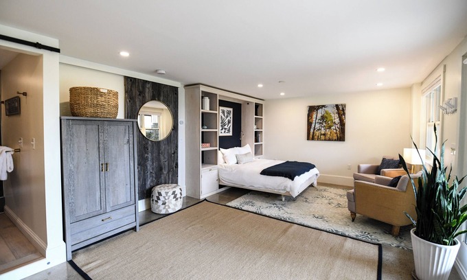 Kittery Apartment | Garden-Level Studio for 2 on the Harbor in Kittery, Maine!