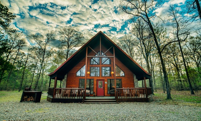Broken Bow Cabin | Garden Of Eden: 4 BR + Loft, 2 Bath, Sleeps 10