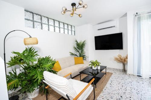 Cerro Gordo Apartment | Garden of Eden Hotel