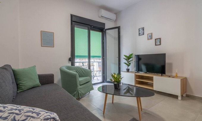 Kinosargous Apartment | Garden of Eden in Neos Kosmos