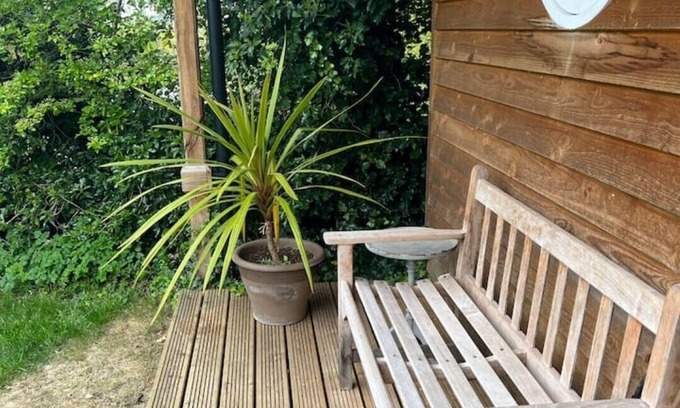 Great Milton Cabin | Garden Studio near Le Manoir aux Quat’Saisons Oxford 15min drive, A40, M40n