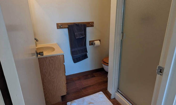 Vallejo Apartment | Garden studio oasis in historic home with free laundry