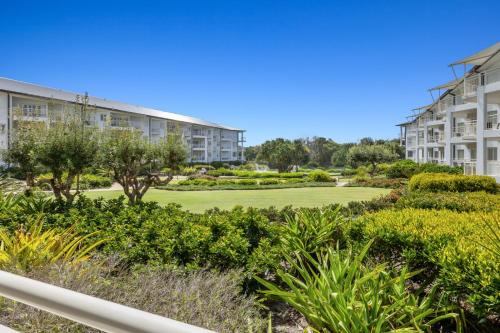 Kingscliff Apartment | Garden View Apartment - Mantra Salt Beach Resort by uHoliday