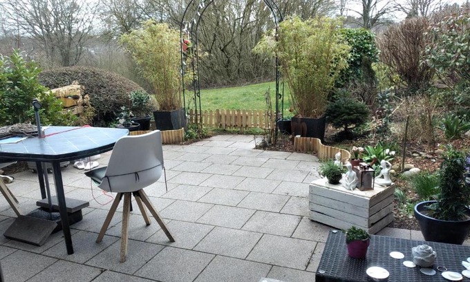 Molfsee Apartment | Garden View