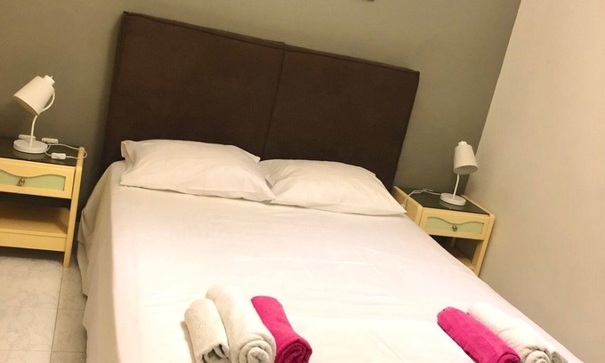 Pigianos Kampos Apartment | Garden view spacious apartment