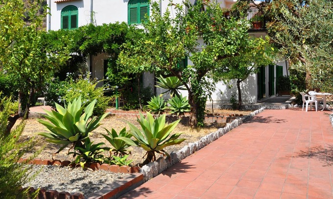 Mazzeo Apartment | Gardenhouse on the largest beaches of Taormina apartment n. 1 for 4 people