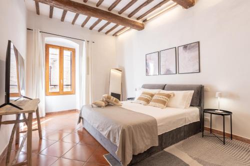 Old Town Apartment | Garibaldi 149 - Wide two bedrooms flat - ItalyWeGo