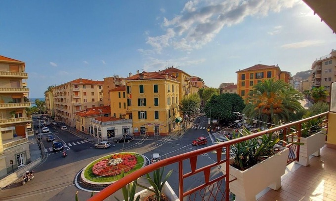 Sanremo Apartment | Garibaldi 5: two-room apartment with sea view, bright, central, 2 large terraces