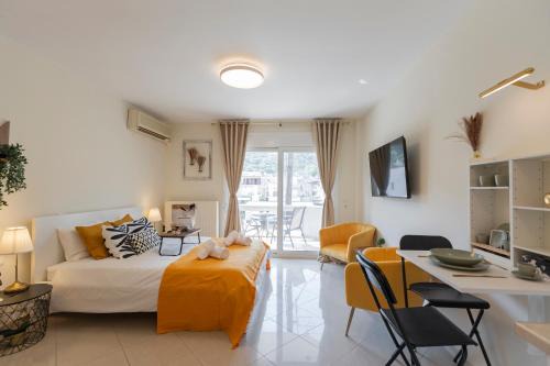 Eleftheroupolis Apartment | Garnet Studio Flats