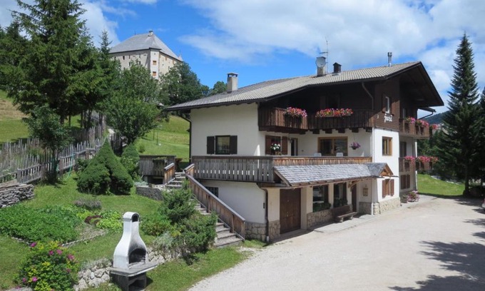 La Villa Bed & Breakfast | Garni Juri