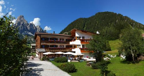 Corvara in Badia Hotel | Garni Raetia