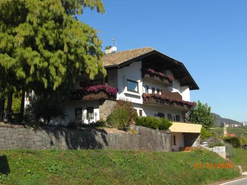 Termeno Sulla Strada del Vino House | Garni Runggner Traubenhof