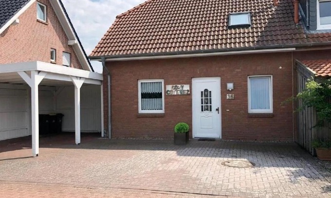 Burg auf Fehmarn House | Garten, Sonnenterrasse und Strandkorb