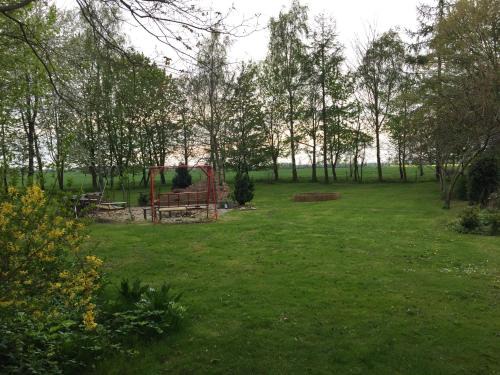 Altefaehr Apartment | Gartenidyll Insel Rügen Poppelvitz bei Altefähr