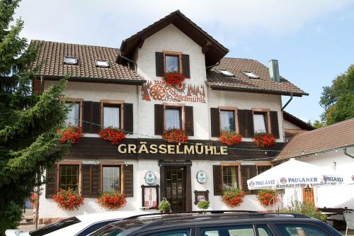 Obersasbach Hotel | Gasthaus zur Grässelmühle