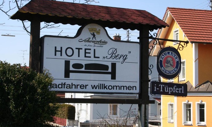 Hoechstadt an der Donau Hotel | Gasthof Berg